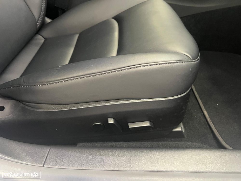 Tesla Model 3 Performance Dual Motor AWD - 24