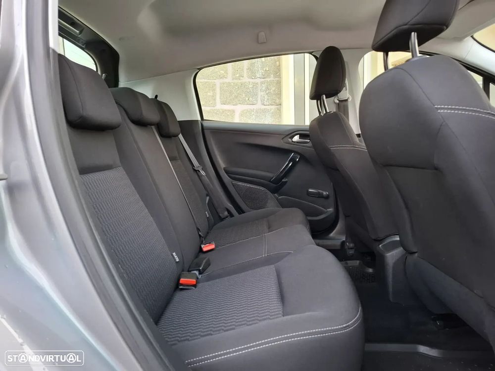 Peugeot 208 - 7