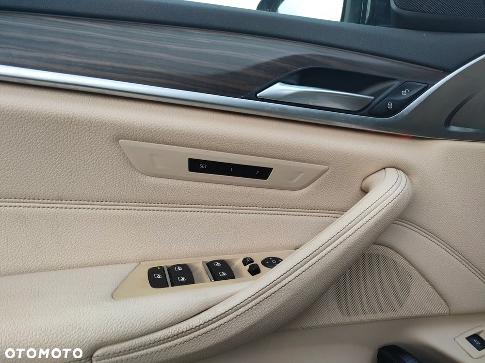 BMW Seria 5 520d - 13
