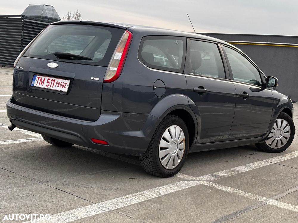 Ford Focus Turnier 1.6 TDCi ECOnetic 88g Start-Stopp-Sy Titanium - 3