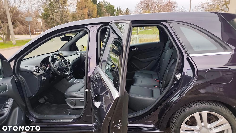 Mercedes-Benz Klasa B 200 d 7G-DCT UrbanStyle Edition - 12