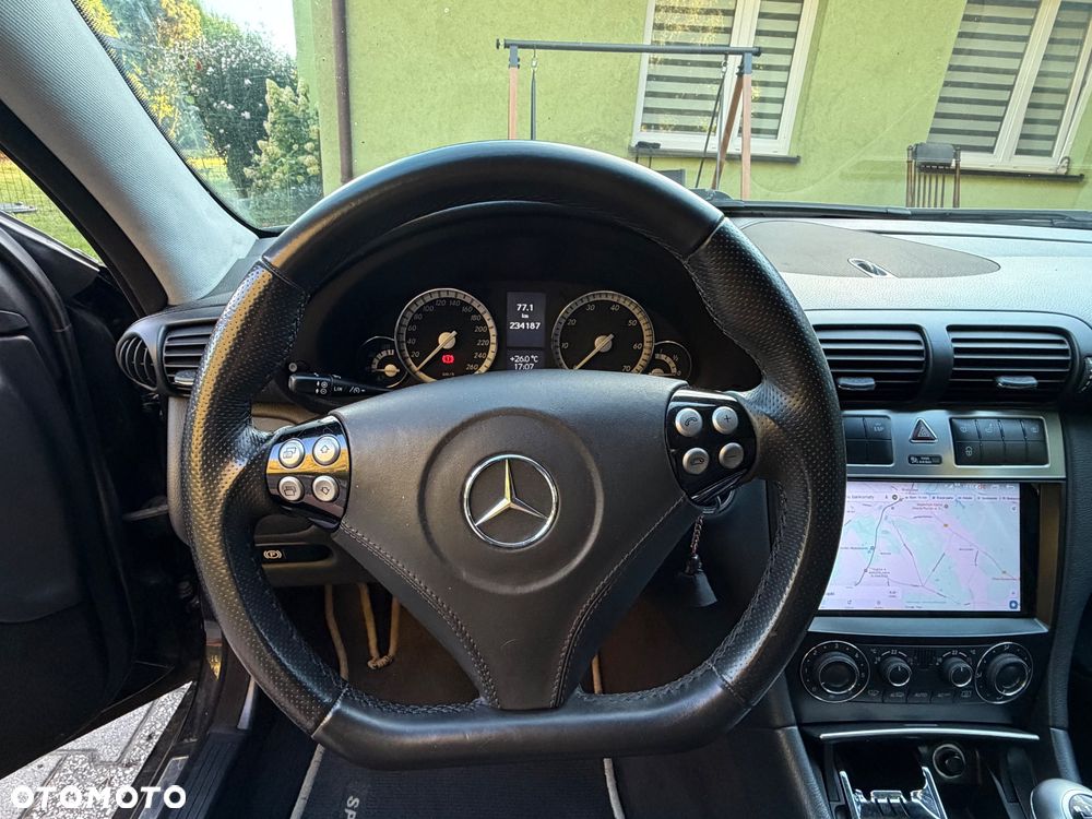Mercedes-Benz Klasa C 180 Kompressor Sport Edition - 3