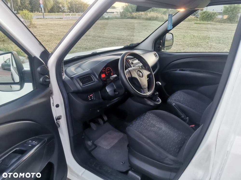 Opel Combo - 17