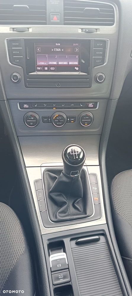 Volkswagen Golf - 6