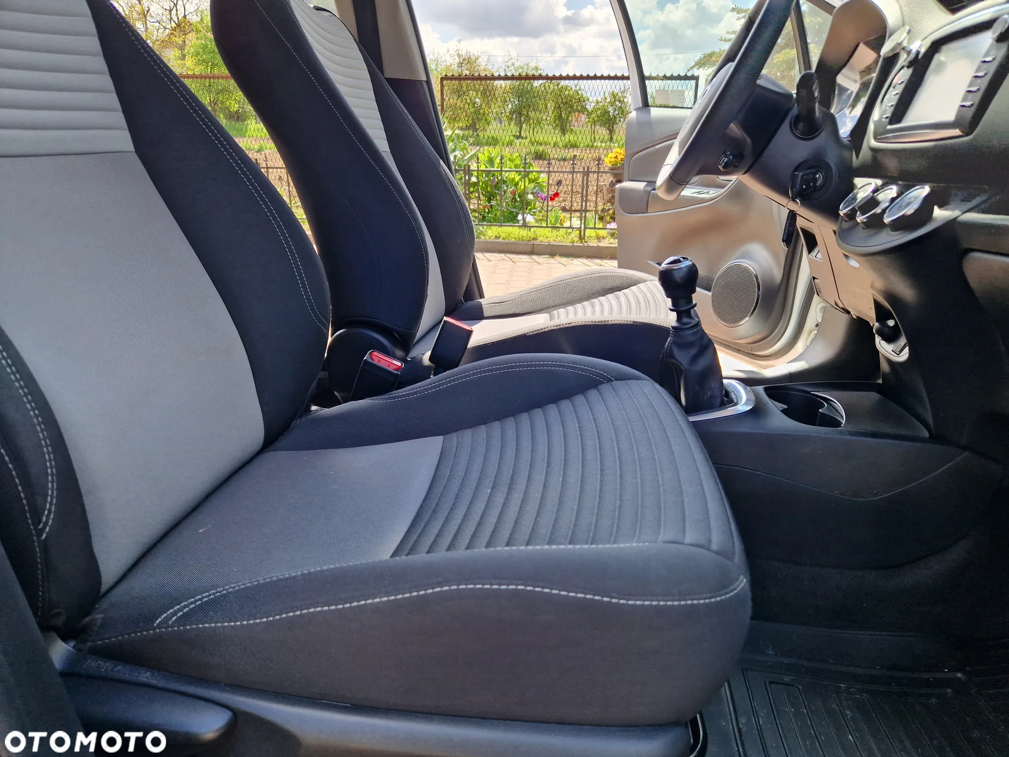 Toyota Yaris 1.5 Premium - 24