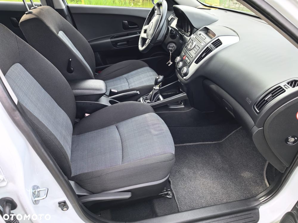 Kia Ceed 1.4 L - 16