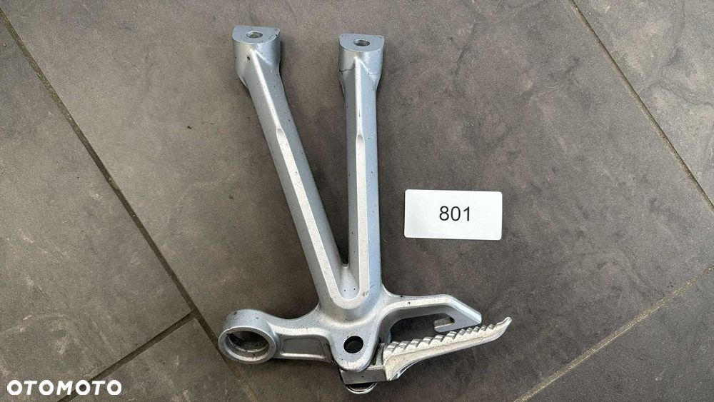 Set Podnóżek Lewy Tył Pasażera Suzuki GSX-R 1000 K7 K8 [801]