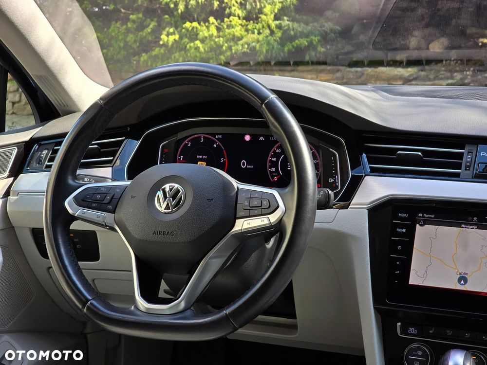 Volkswagen Passat Variant 2.0 TDI EVO Elegance DSG - 20