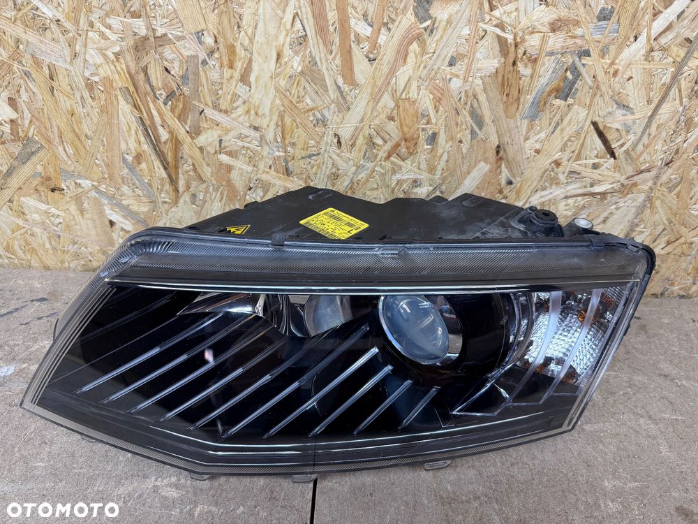 LAMPA LEWA XENON LED SKODA OCTAVIA III 5E1941015B - 10