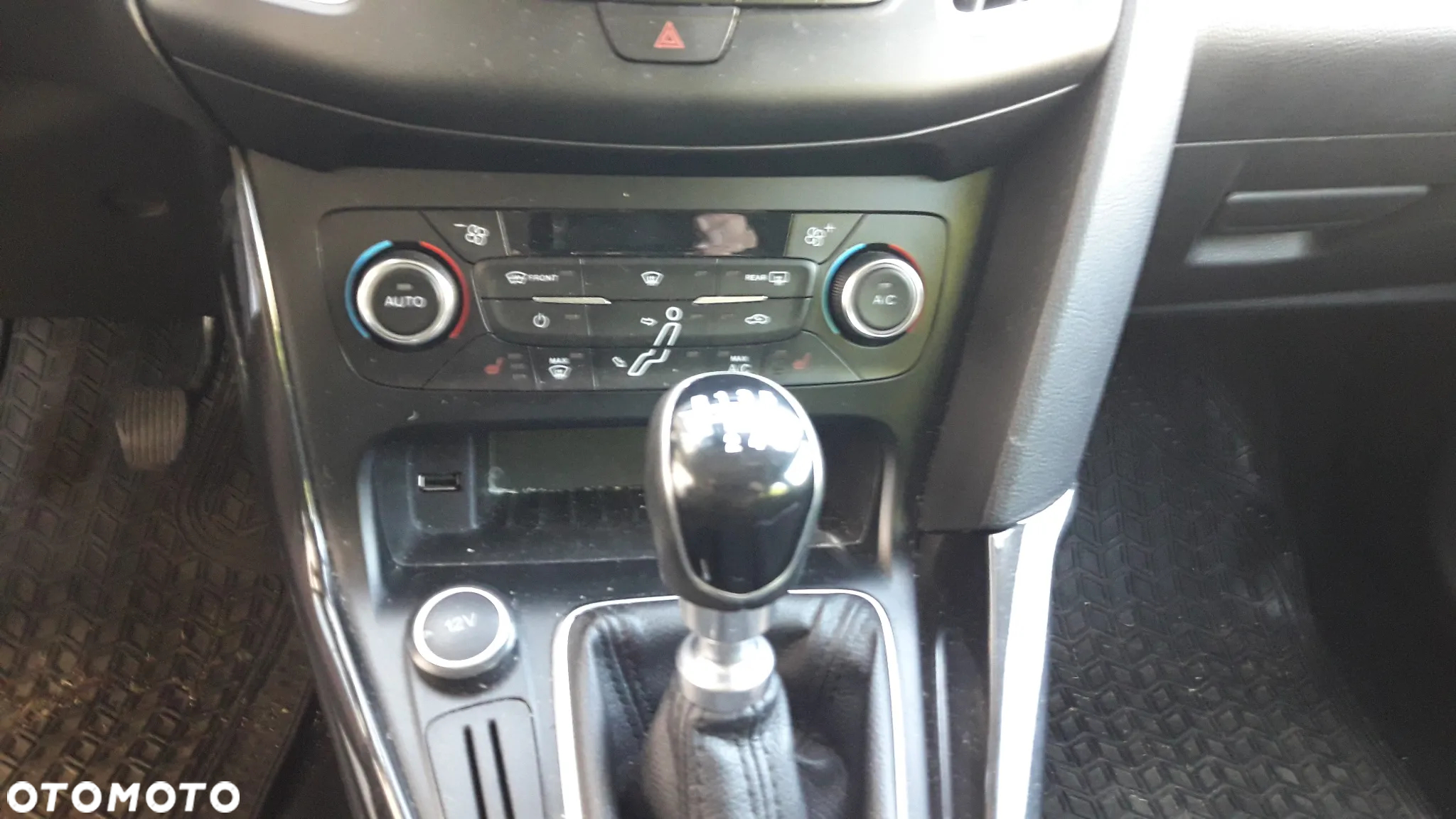 Ford Focus 1.5 EcoBlue Start-Stopp-System COOL&CONNECT DESIGN - 6