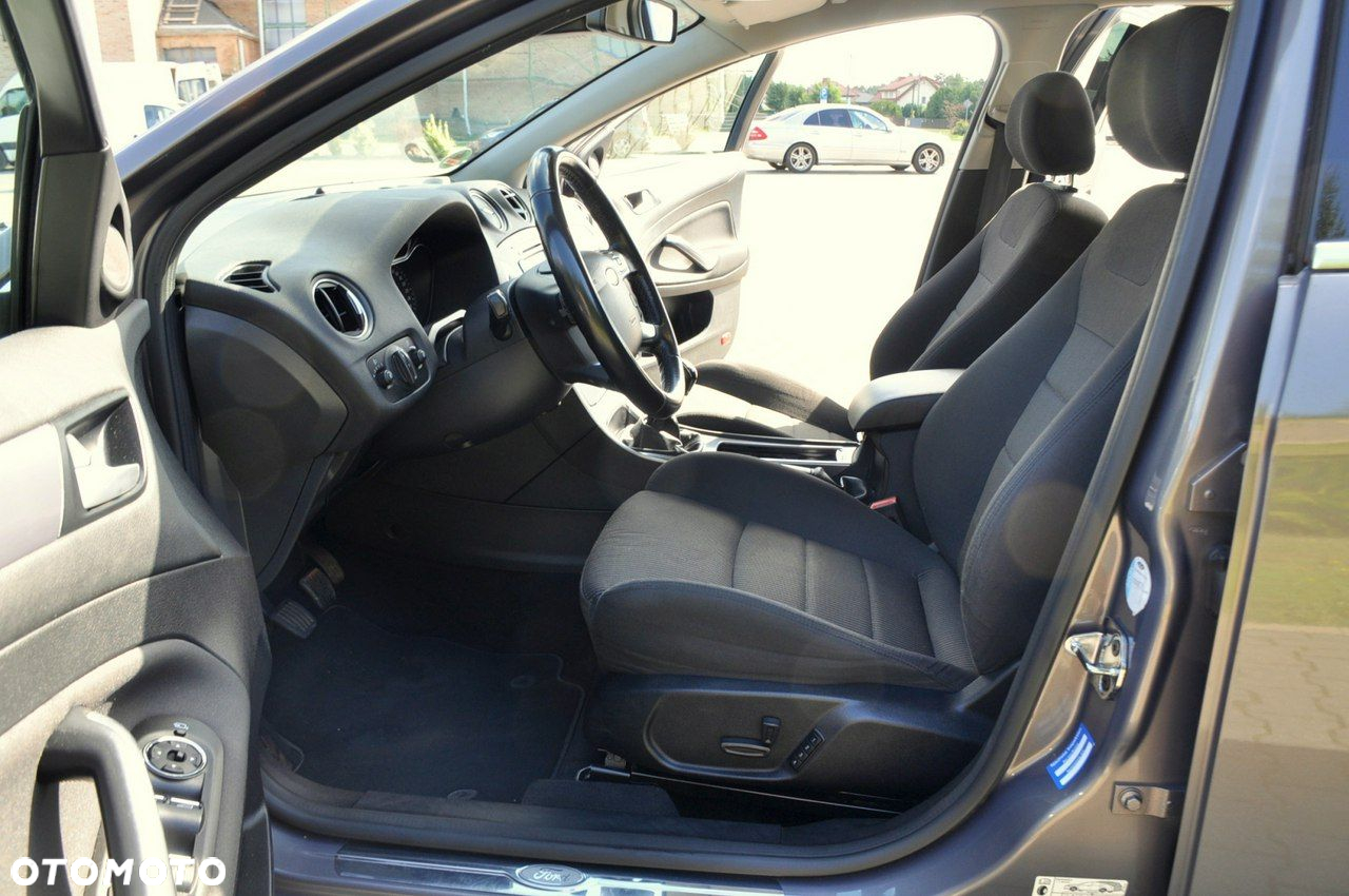Ford Mondeo - 22