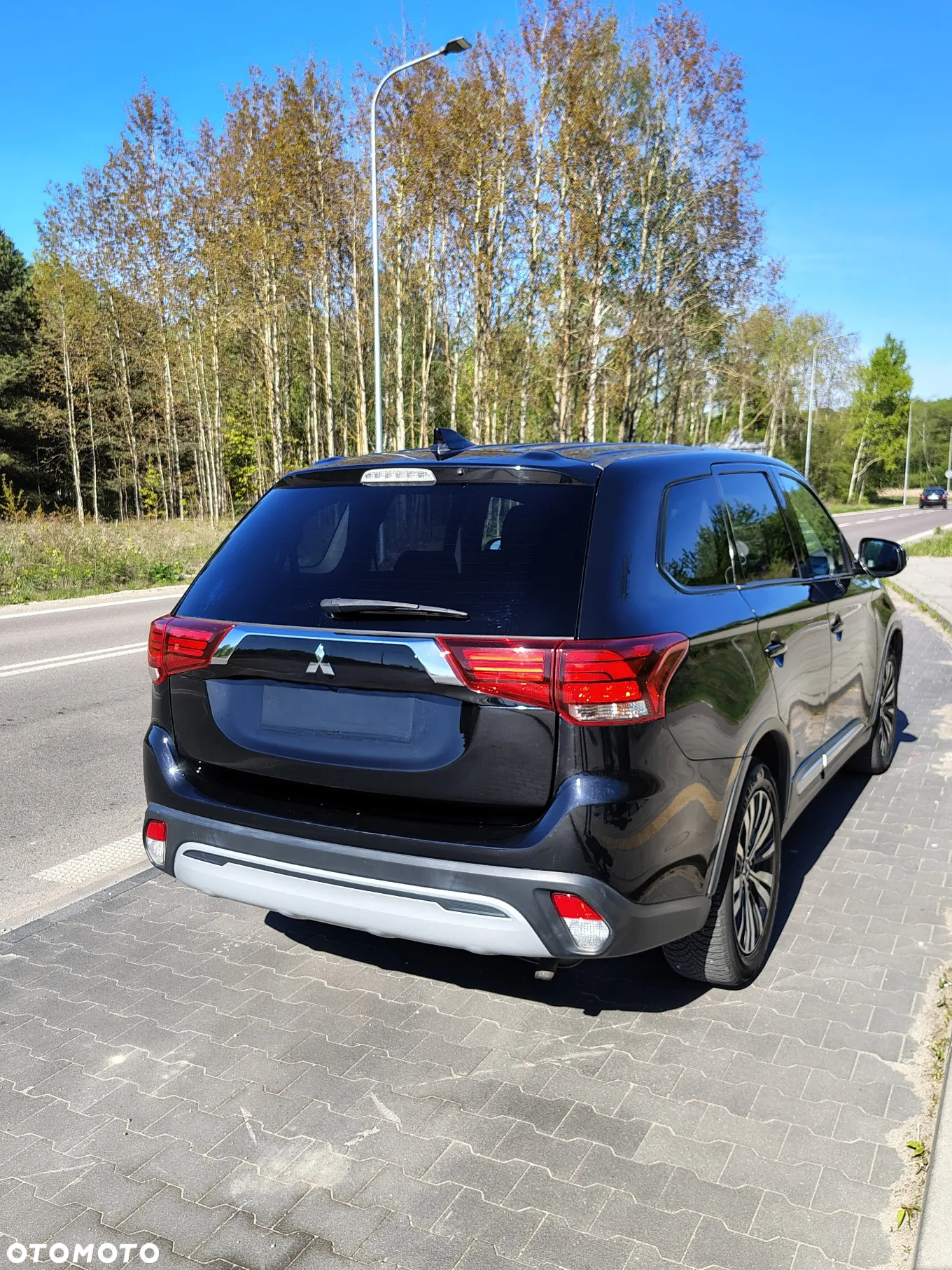 Mitsubishi Outlander 2.4 4WD CVT Instyle - 3