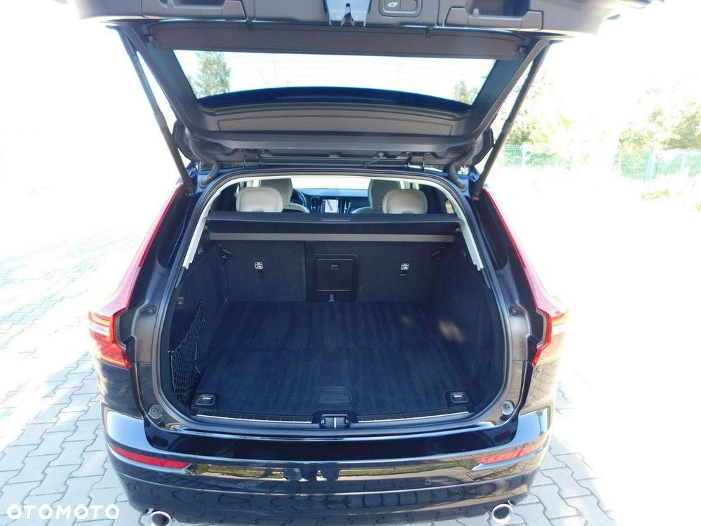 Volvo XC 60 D4 Momentum Pro - 12