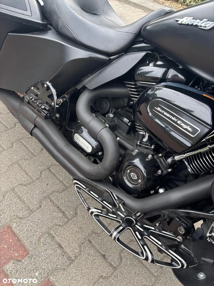 Harley-Davidson Touring Road Glide - 14