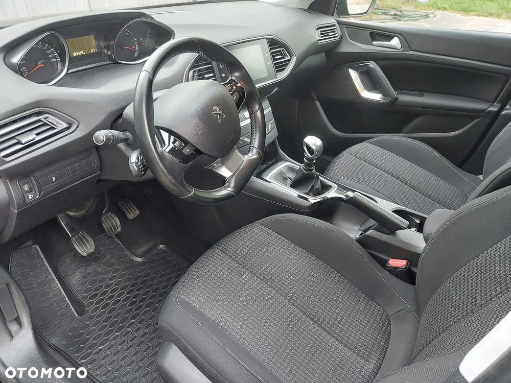Peugeot 308 BlueHDi FAP 130 Stop & Start Allure - 9