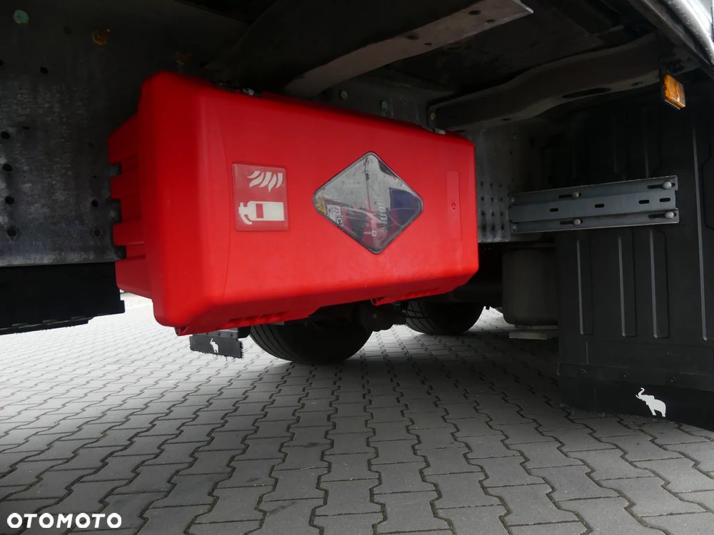 Schmitz Cargobull MEGA / FIRANKA / OŚ PODNOSZONA / OGUMIENIE 80% / - 17