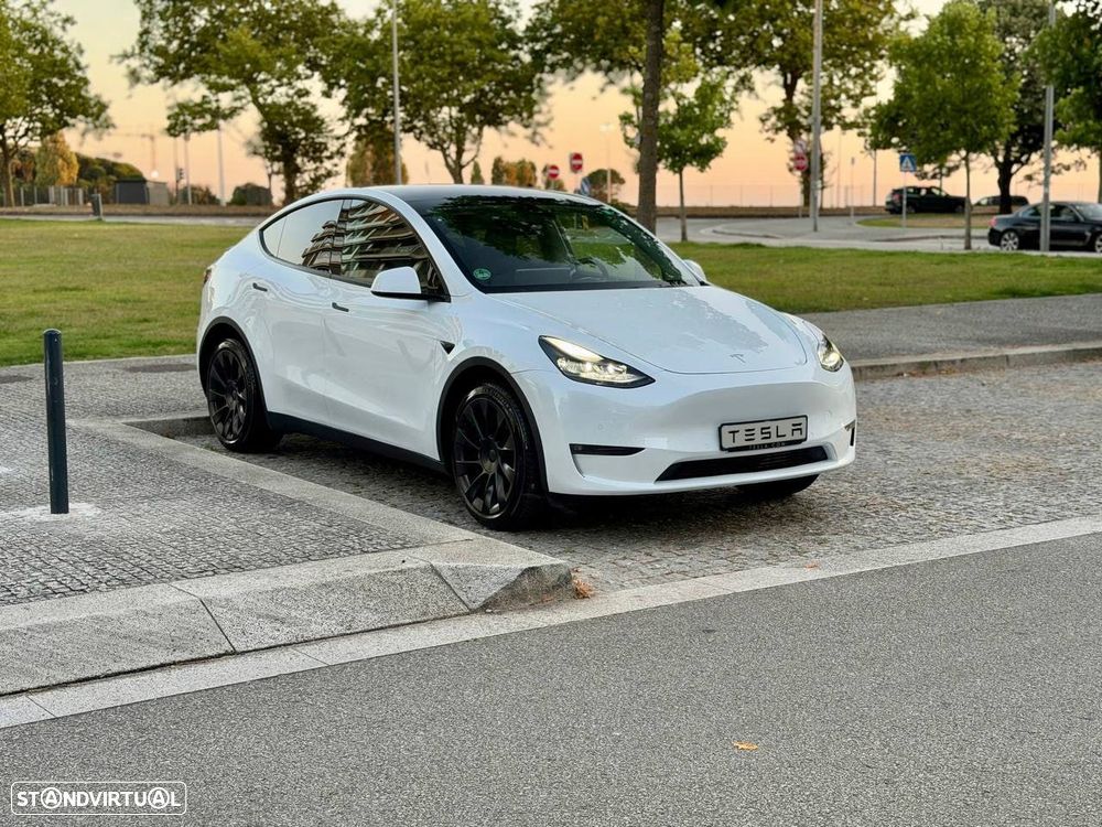 Tesla Model Y Long Range Dual Motor AWD - 1