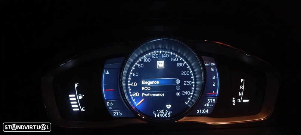 Volvo V60 D3 Geartronic R-Design - 16