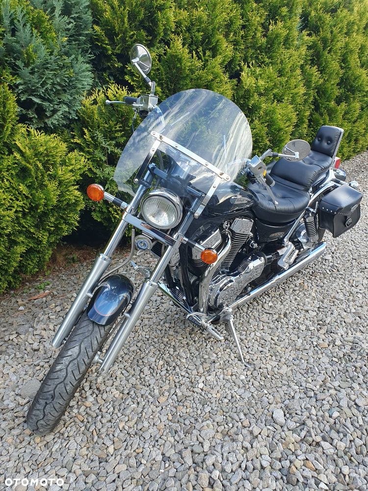 Suzuki Intruder - 18
