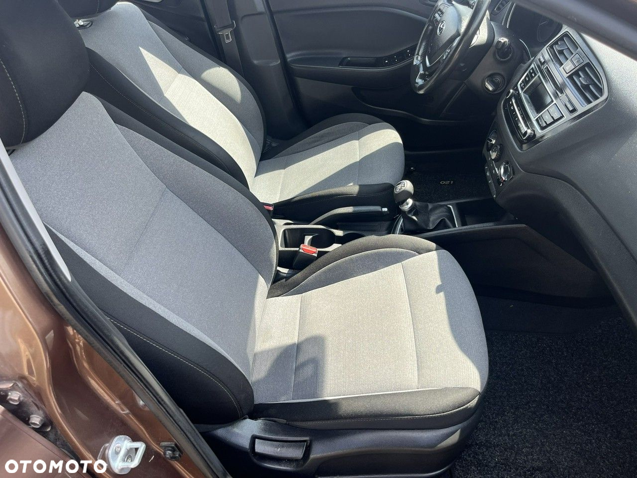 Hyundai i20 - 15