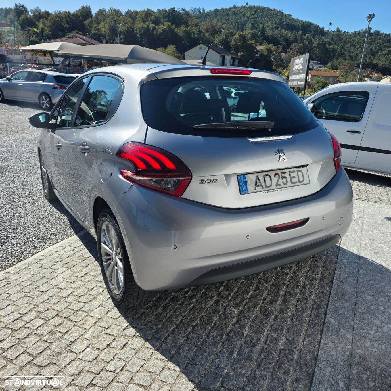 Peugeot 208 1.2 PureTech Signature - 16