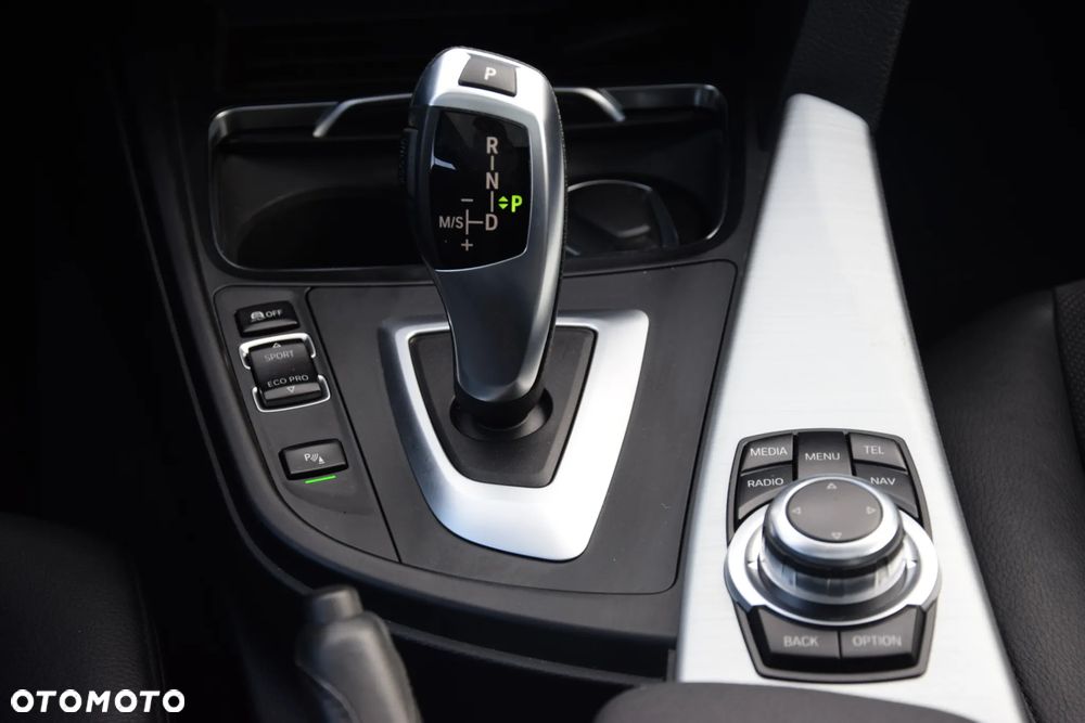 BMW Seria 3 320i Advantage - 20