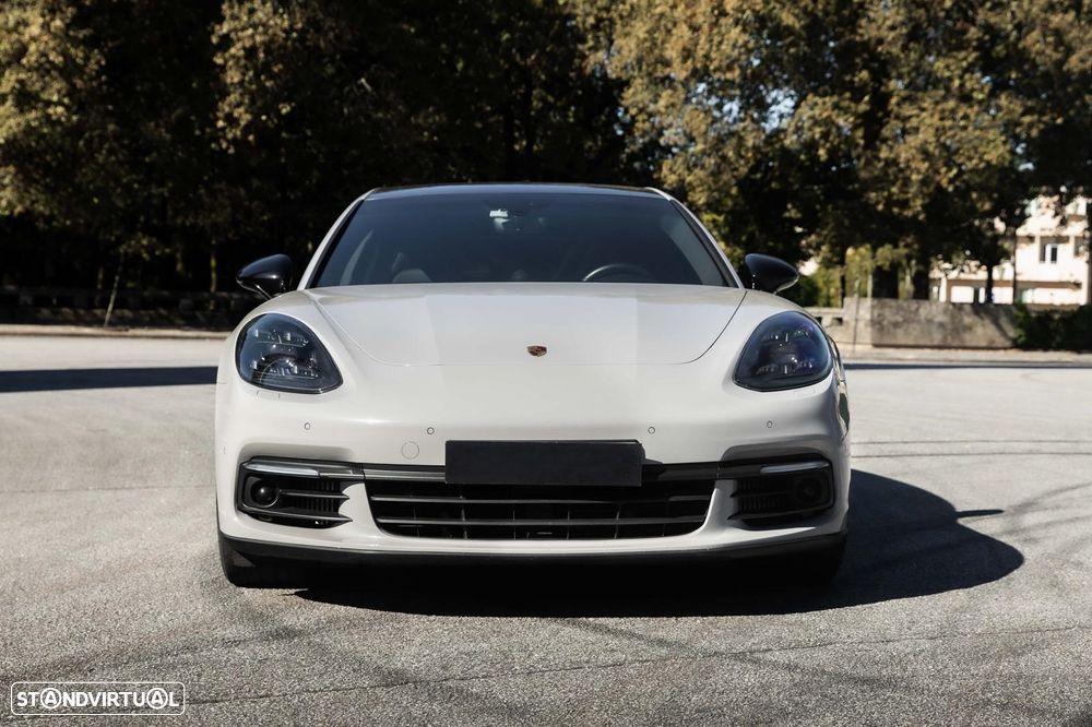 Porsche Panamera Sport Turismo 4 E-Hybrid - 4