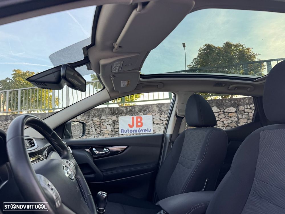 Nissan Qashqai 1.5 dCi N-Connecta 18 - 16