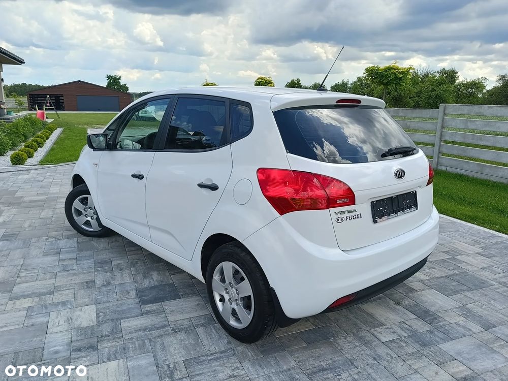 Kia Venga - 6