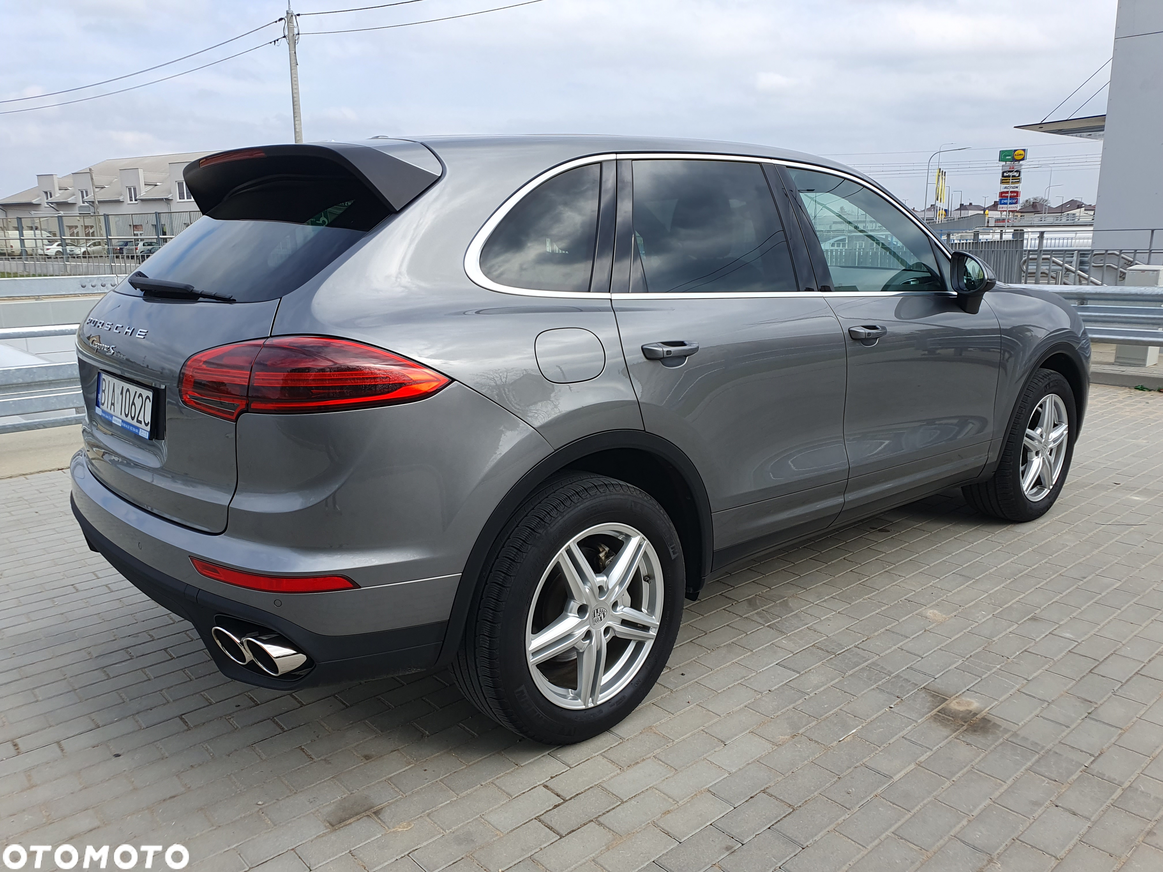 Porsche Cayenne S - 10