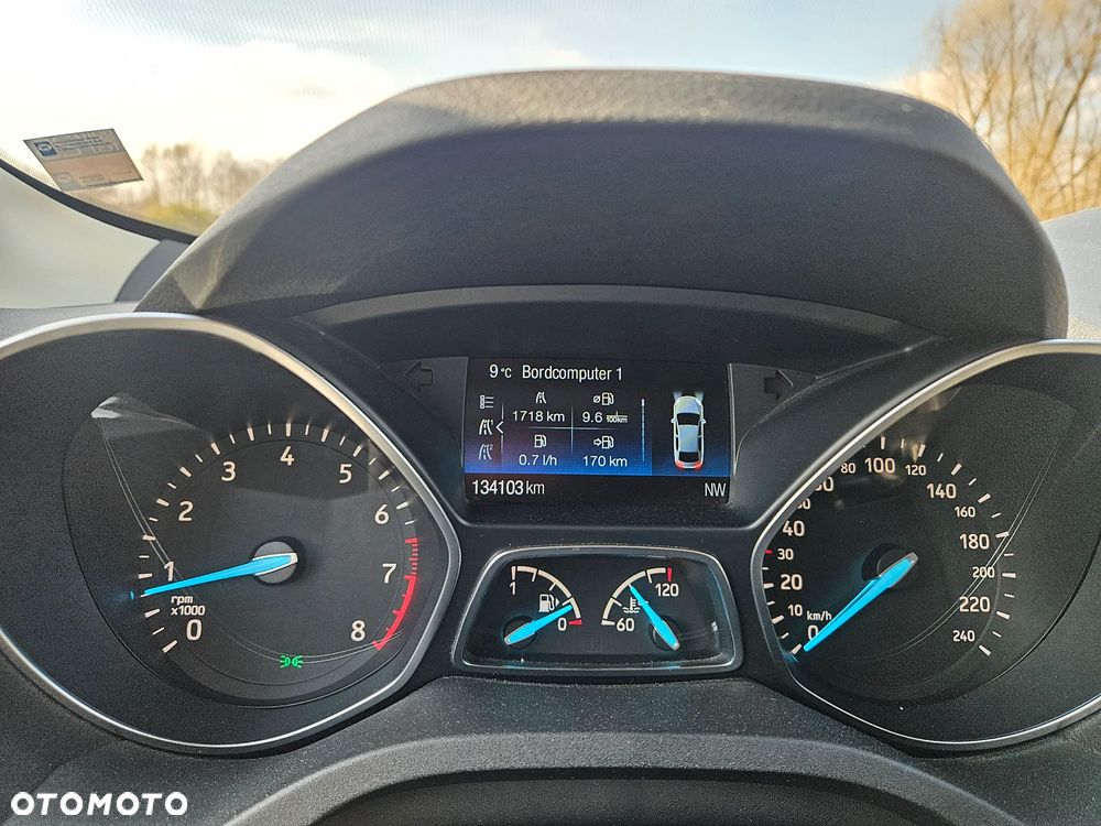 Ford Kuga 1.5 EcoBoost 2x4 Titanium - 16