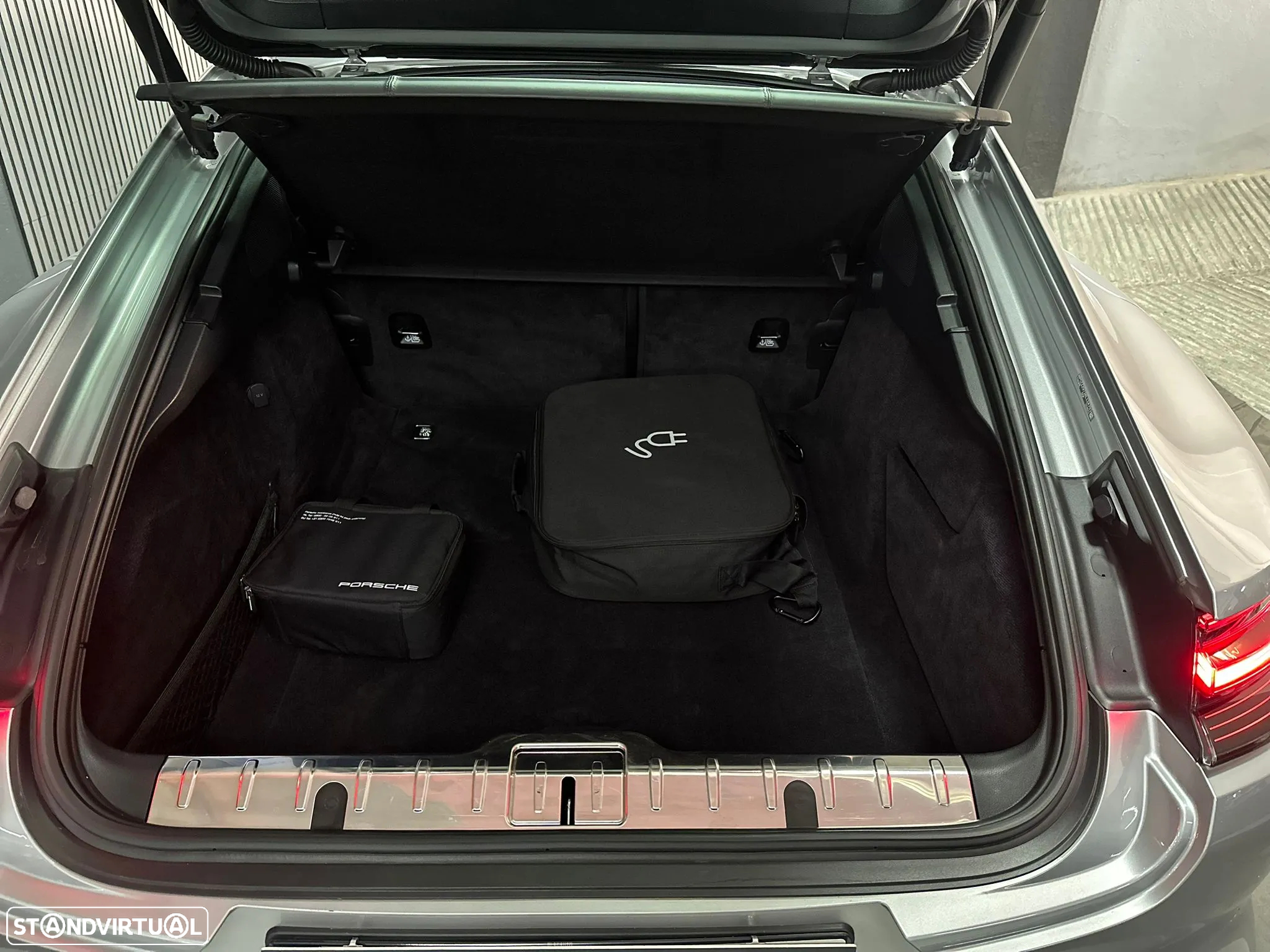 Porsche Panamera 4 E-Hybrid Platinum Edition com PDLS - 41