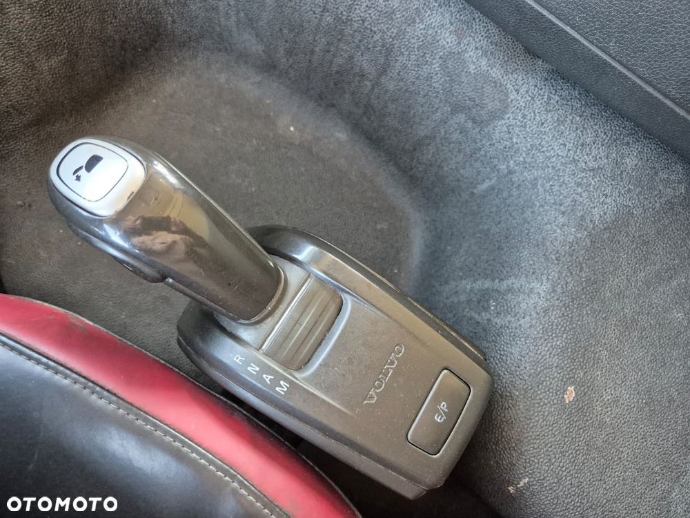 Volvo FM 340 4X2 / CHŁODNIA IZOTERMA / CARRIER VECTOR i350 / WINDA 2500KG / BEZWYPADKOWY / 1 WŁ / EURO 6 / AUTOMAT / IDEALNY / 9000KG ŁADOWNOŚĆ / WEBASTO - 35