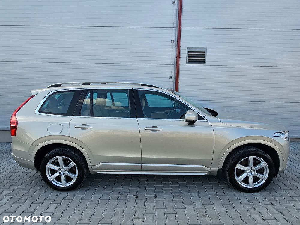 Volvo XC 90 T8 AWD Plug-In Hybrid Momentum 7os - 12
