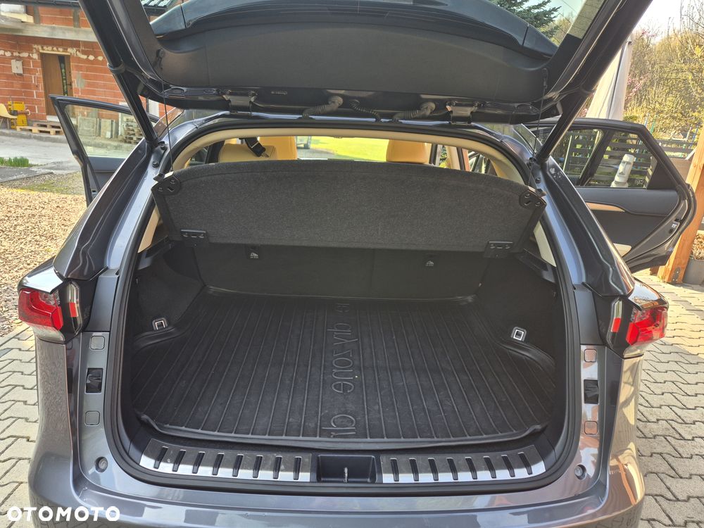 Lexus NX 300h Prestige AWD - 17