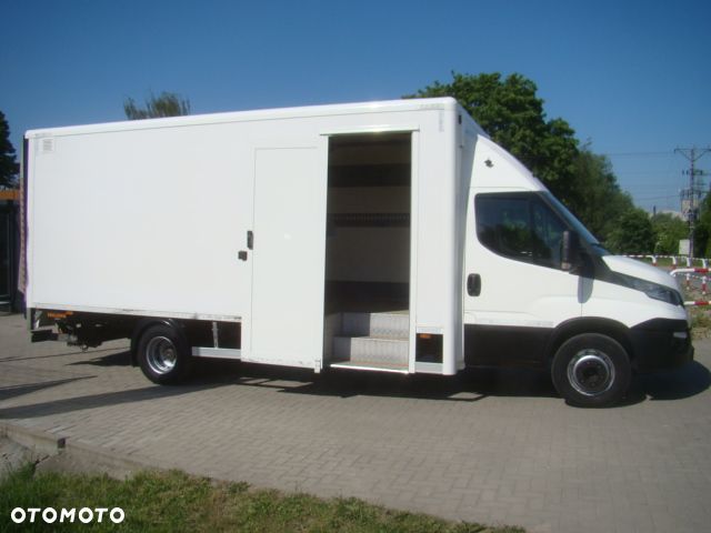 KONTENER WYMIARY 5.45M X 2.20M X 2.30M - 2