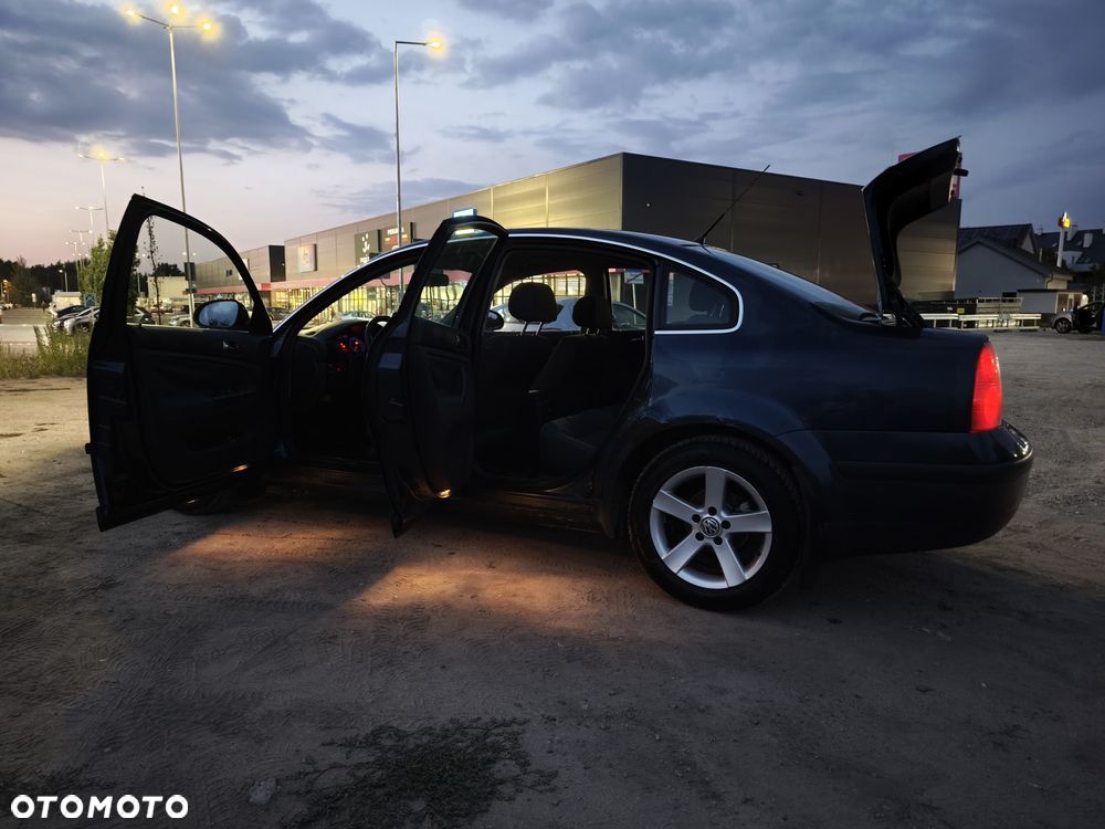 Volkswagen Passat 1.9 TDI Comfortline - 11