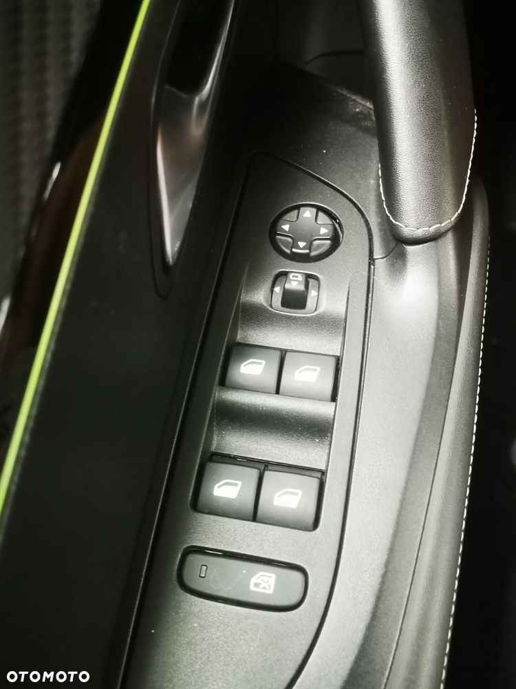 Peugeot 2008 1.2 PureTech GT Line S&S - 18