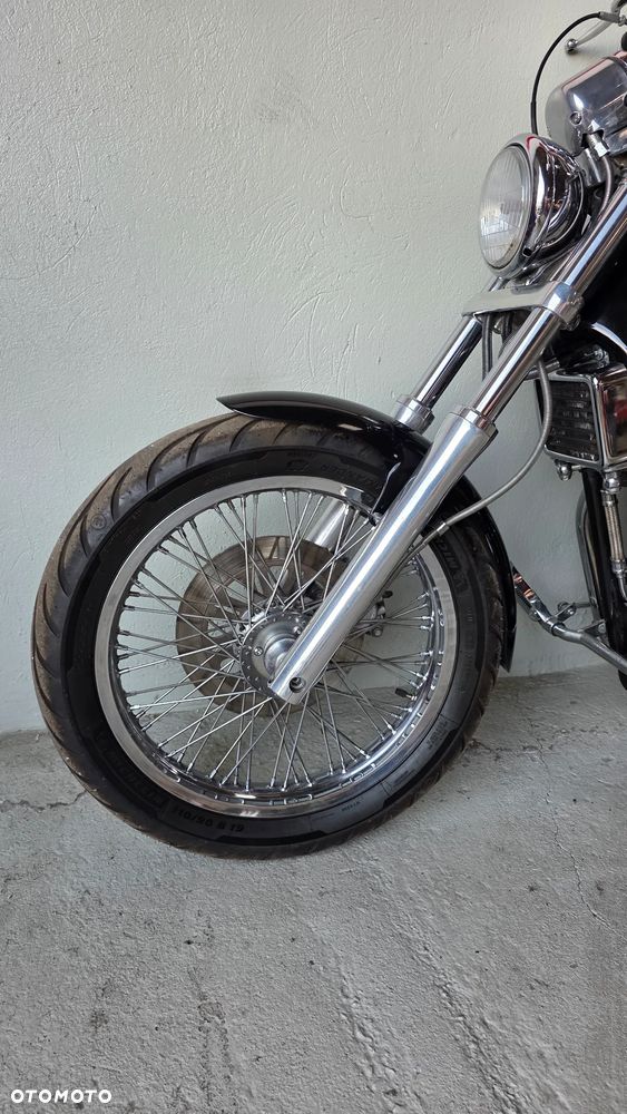 Suzuki Intruder - 17