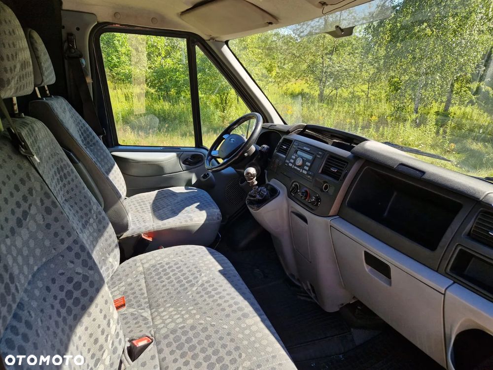 Ford Transit - 9