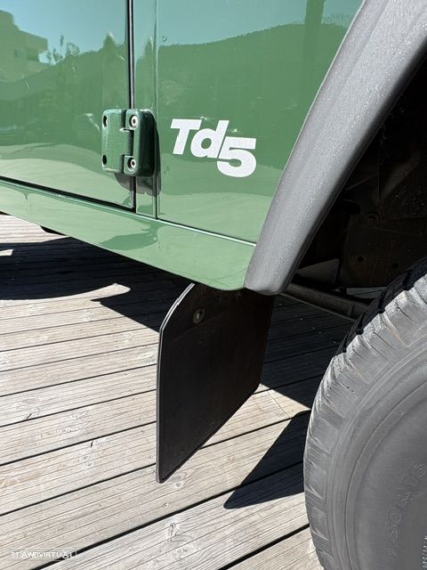 Land Rover Defender 90 2.5 TD5 Metal Top - 13