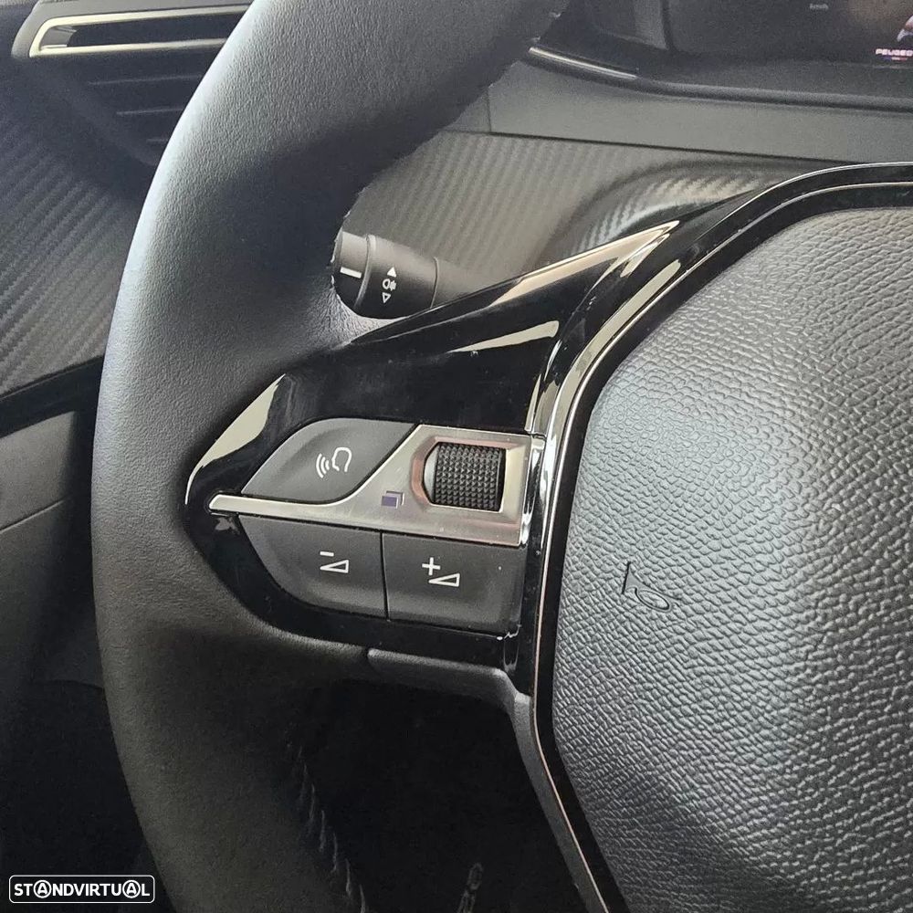 Peugeot e-2008 54 kWh Allure - 23