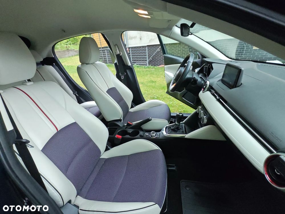 Mazda 2 SKYACTIV-G 90 White Edition - 10
