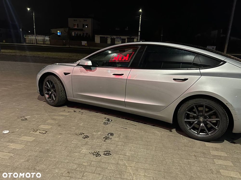 Tesla Model 3 - 12