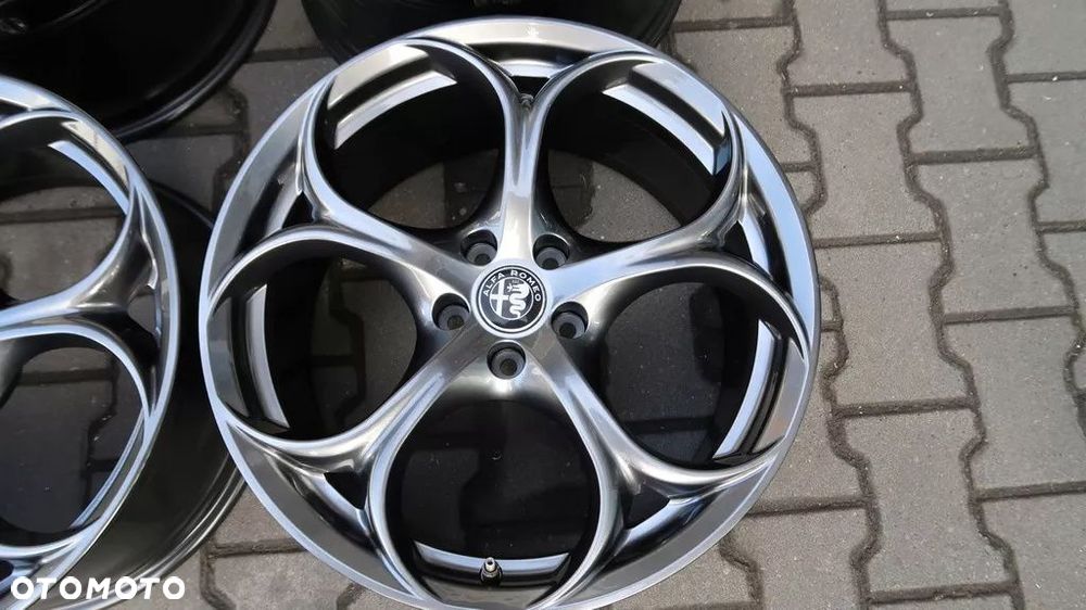 FELGI ALFA ROMEO GIULIA Q4 QUADRIFOGLIO 19'' - 4
