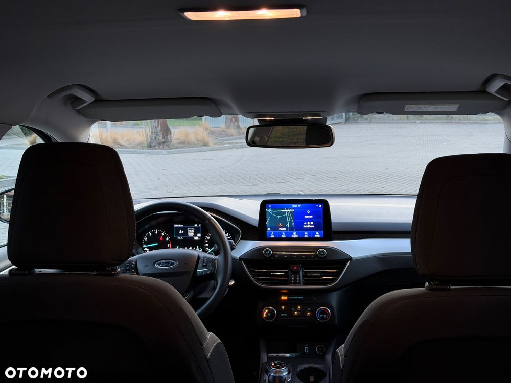 Ford Focus 1.0 EcoBoost Titanium - 25