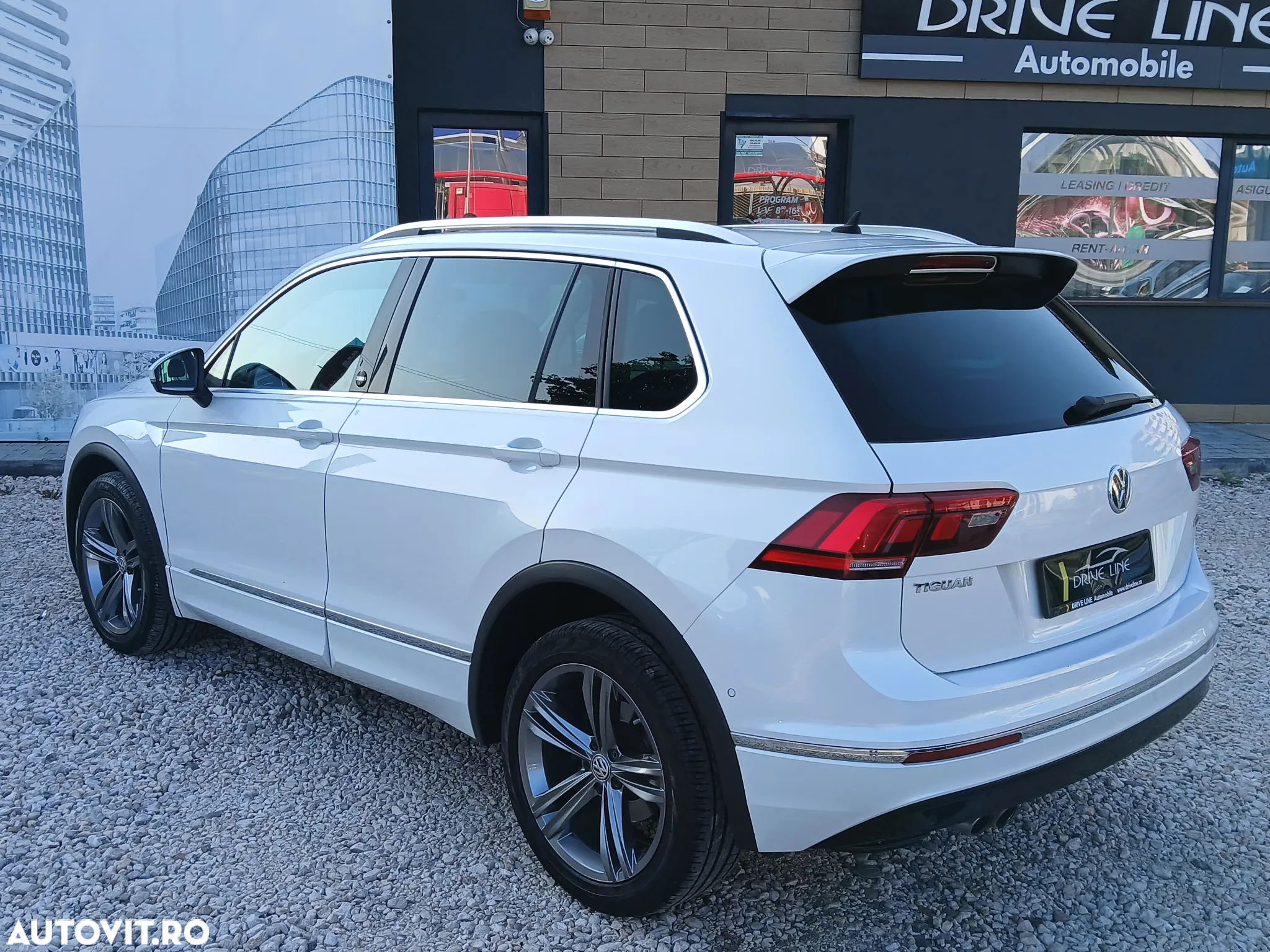 Volkswagen Tiguan - 8