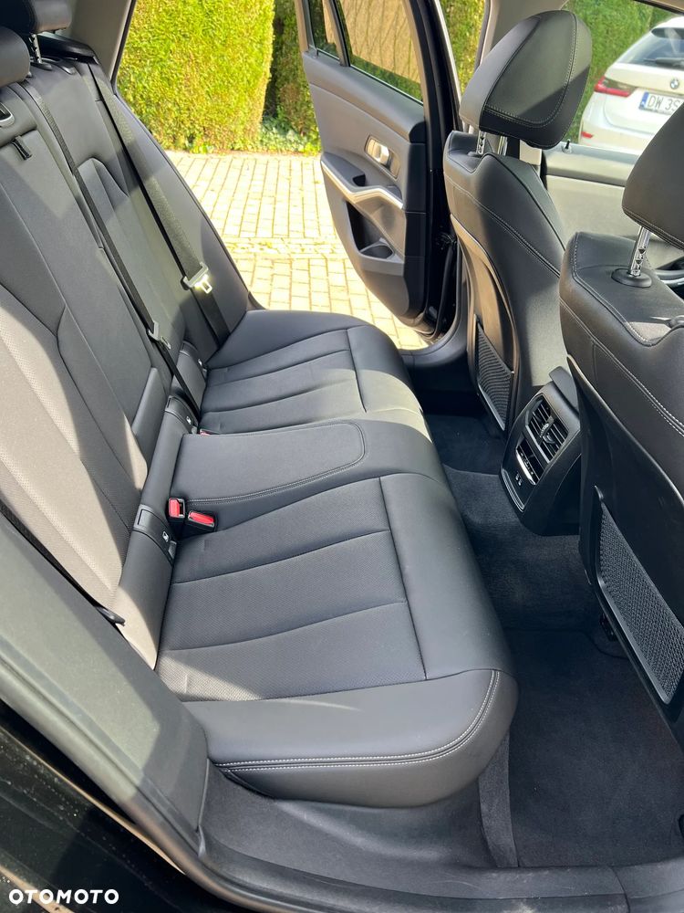 BMW Seria 3 320d xDrive Luxury Line sport - 18