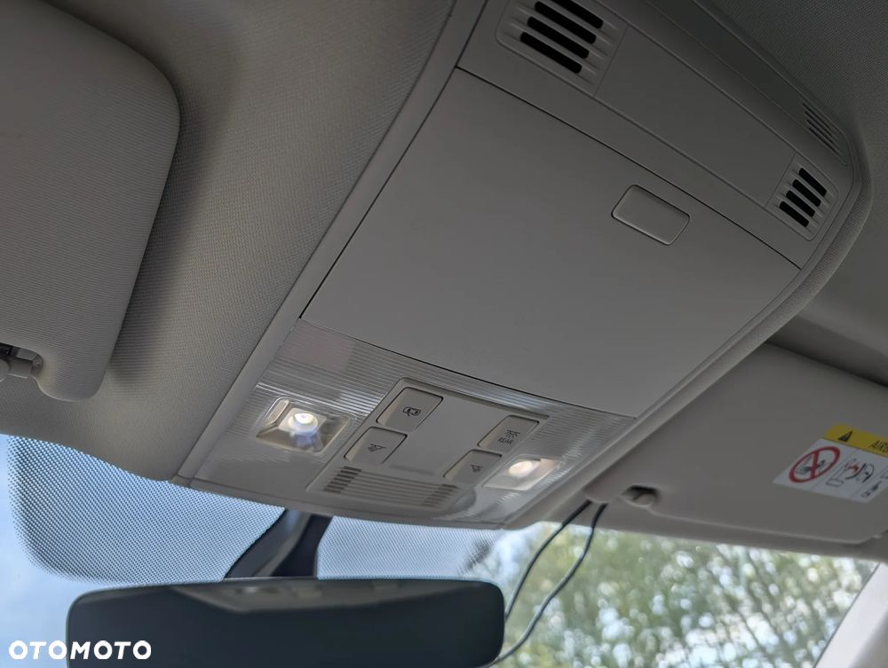 Volkswagen Passat Variant 1.6 TDI (BlueMotion Technology) DSG Comfortline - 28