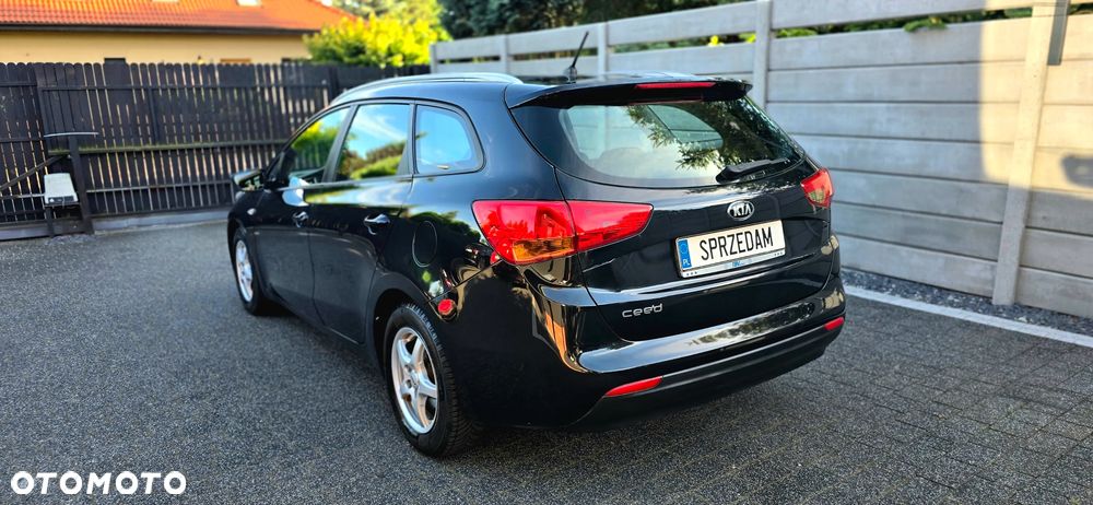 Kia Ceed 1.6 GDI Dream Team Edition - 4